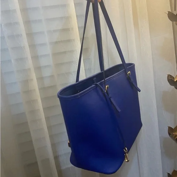 Michael Kors Purse - Picture 6 of 16